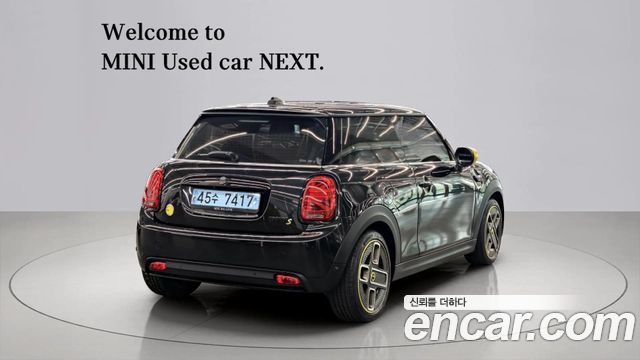 Mini Cooper Electric SE Electric 3rd - фото 1