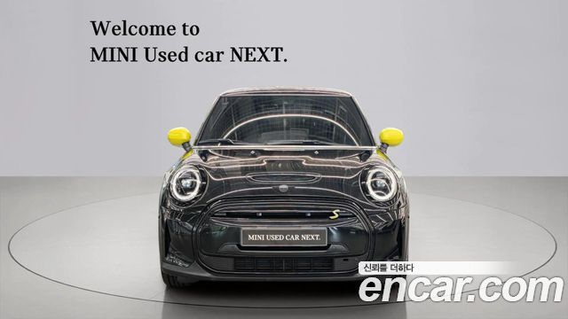 Mini Cooper Electric SE Electric 3rd - фото 2