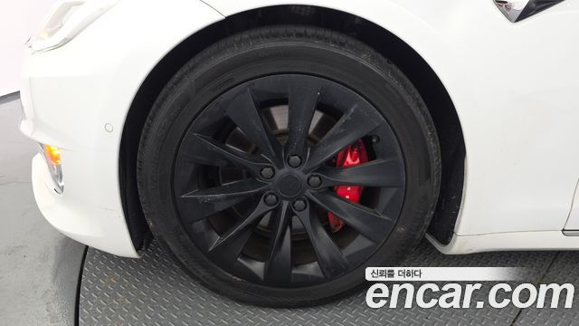 Tesla Model S Long Range - фото 4