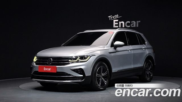 Volkswagen Tiguan 2-го поколения 2.0 TDI Premium - фото 0
