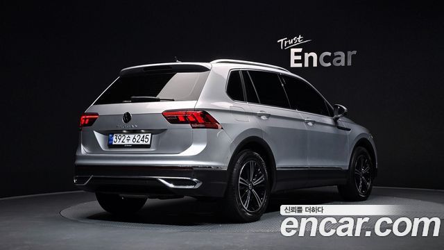 Volkswagen Tiguan 2-го поколения 2.0 TDI Premium - фото 1
