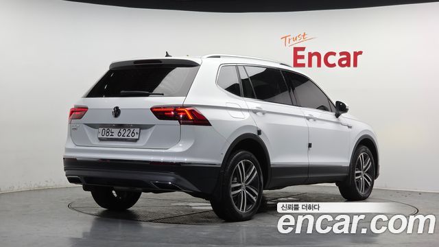 Volkswagen Tiguan Allspace 2.0 TDI Prestige - фото 1