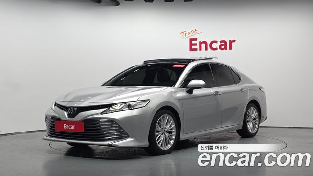 Toyota Camry XV70 2.5 - фото 0