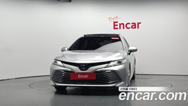 Toyota Camry XV70 2.5 - фото 2