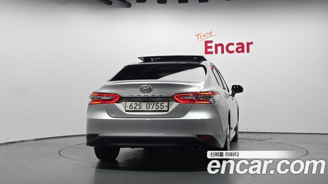 Toyota Camry XV70 2.5 - фото 3
