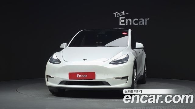 Tesla Model Y Long Range AWD - фото 2