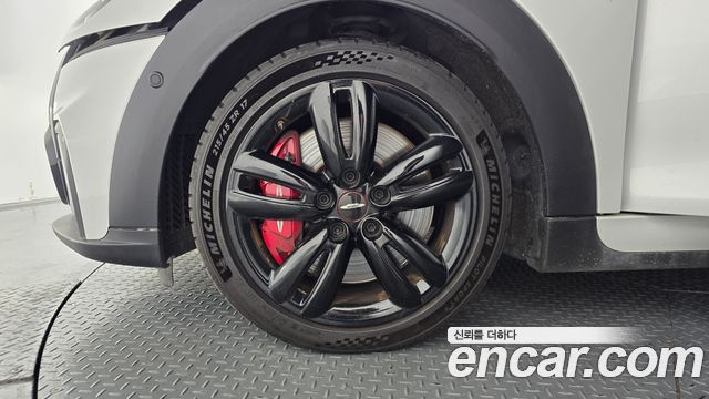 Mini Cooper S JCW Rockingham GT Edition 3rd - фото 3