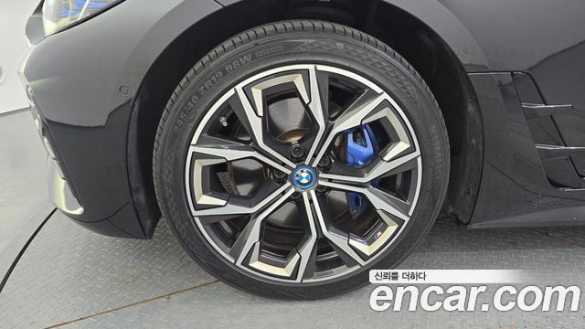BMW i4 eDrive40 M Sports Pro - фото 4