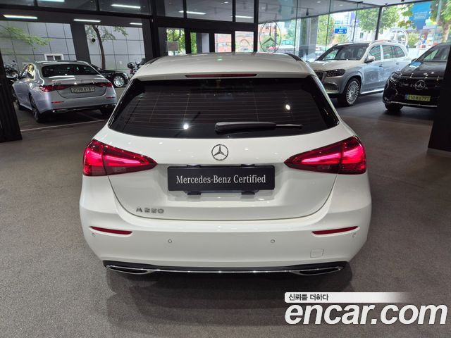 Mercedes-Benz A-Class W177 A220 Hatchback - фото 3