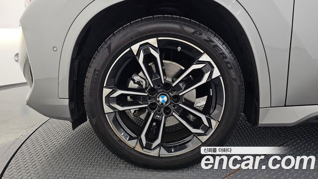 BMW X1 U11 xDrive 20i M Sport - фото 4