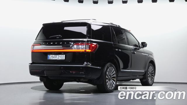 Lincoln Navigator 4-го поколения 3.5L - фото 0