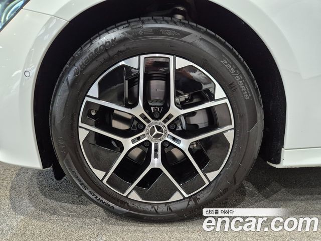 Mercedes-Benz E-Class W214 E200 Avantgarde - фото 4