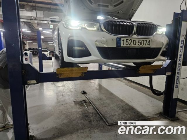 BMW 3 Series G20 320i M Sport - фото 0