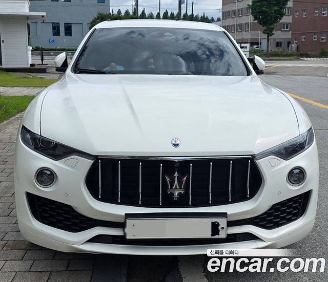 Maserati Levante 3.0 Diesel AWD GranLusso - фото 2