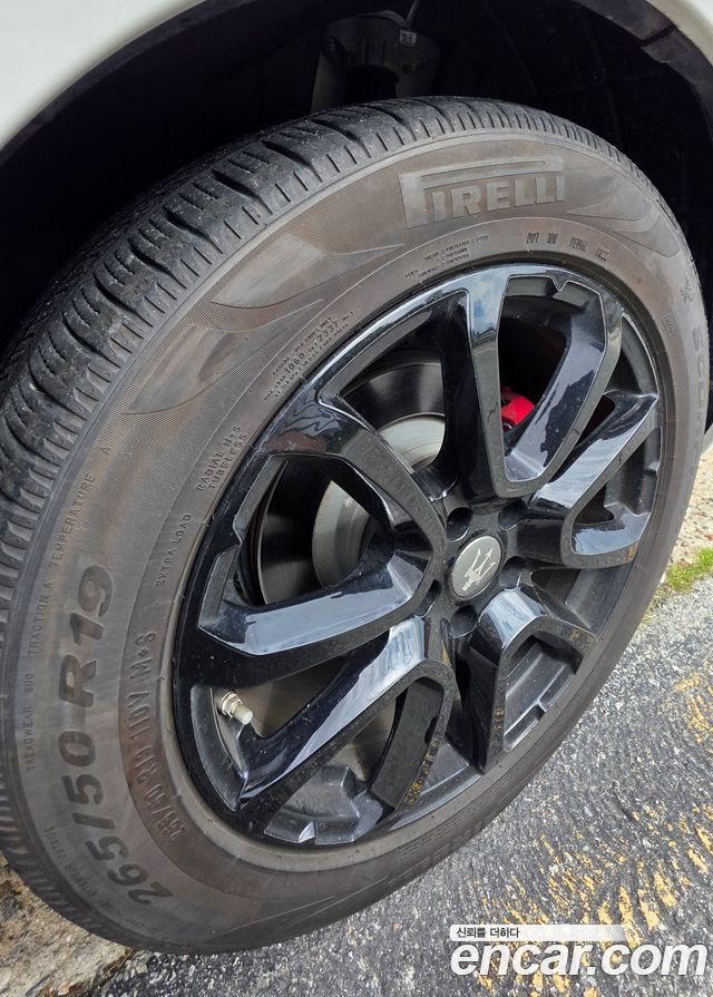 Maserati Levante 3.0 Diesel AWD GranLusso - фото 4