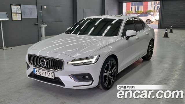 Volvo S60 3-го поколения B5 Inscription - фото 0