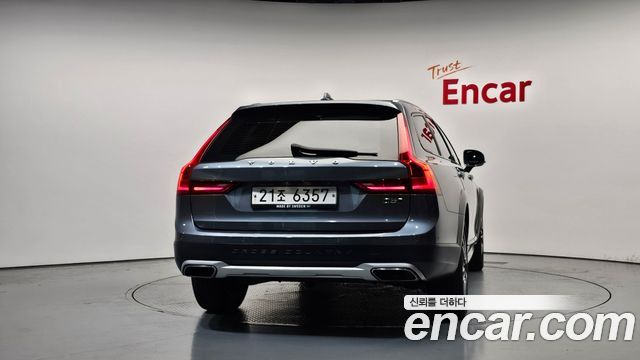 Volvo V90 Cross Country D5 PRO AWD - фото 3