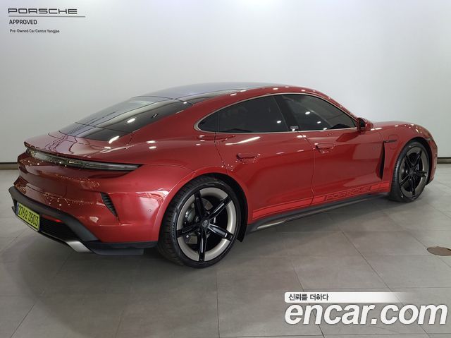 Porsche Taycan Turbo - фото 1