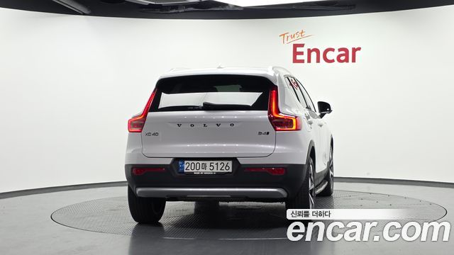Volvo XC40 B4 Ultimate Bright - фото 3