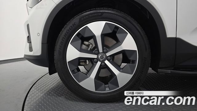 Volvo XC40 B4 Ultimate Bright - фото 4