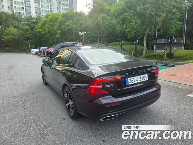 Volvo S60 3-го поколения T5 Inscroption - фото 3