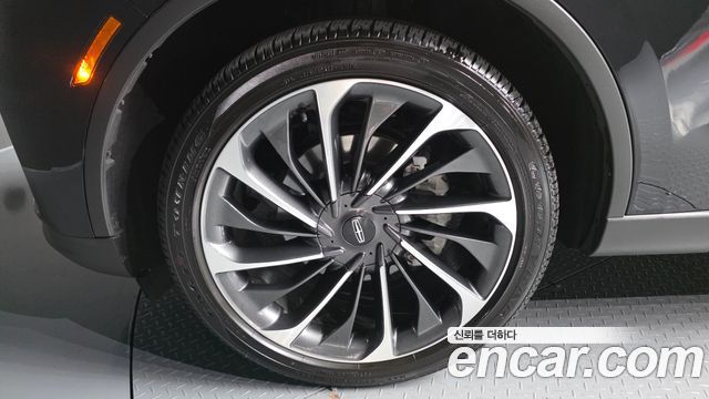 Lincoln Aviator 2-го поколения 3.0 Reserve AWD - фото 4