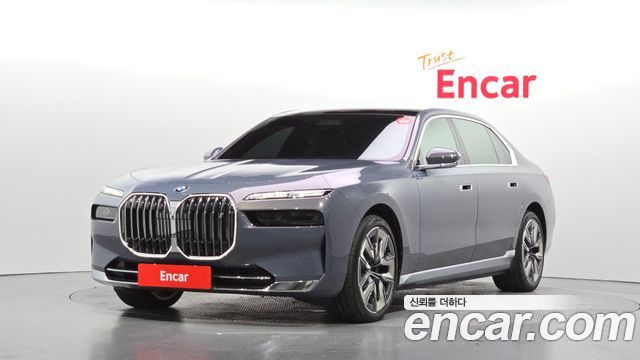 BMW i7 G70 xDrive 60 Design Pure Excellence - фото 0