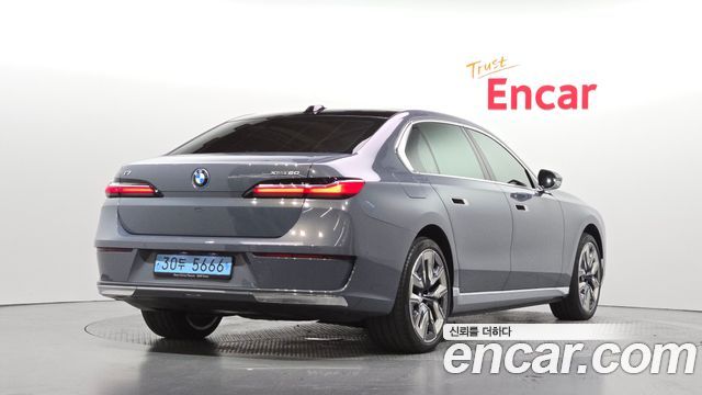 BMW i7 G70 xDrive 60 Design Pure Excellence - фото 1