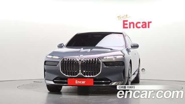 BMW i7 G70 xDrive 60 Design Pure Excellence - фото 2