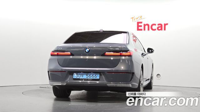 BMW i7 G70 xDrive 60 Design Pure Excellence - фото 3
