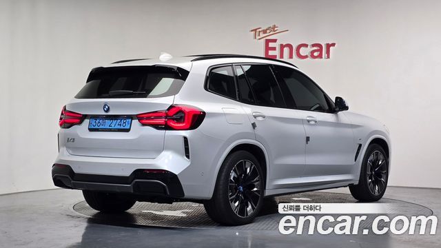 BMW iX3 M Sports - фото 1