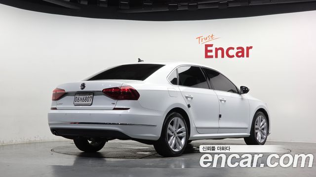 Volkswagen Passat New 2.0 TSI B7 - фото 1