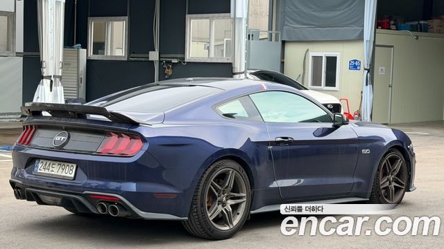 Ford Mustang GT Coupe - фото 3