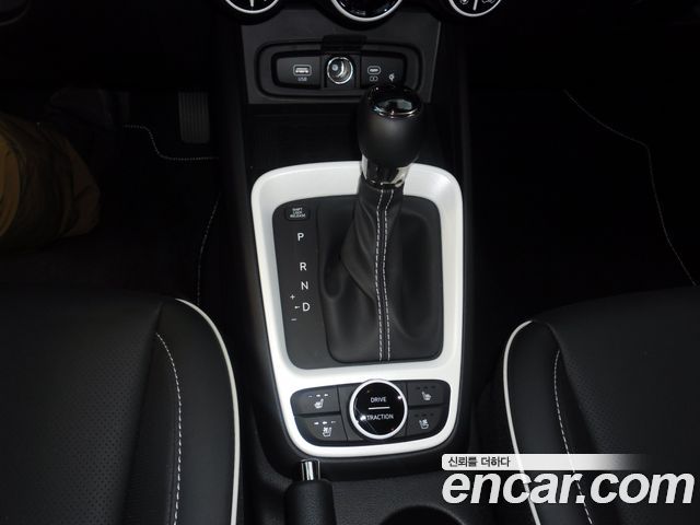Hyundai Venue 1.6 Flux - фото 4