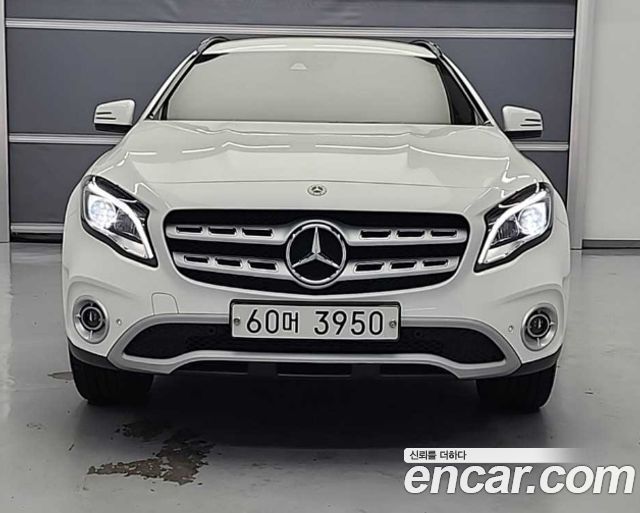 Mercedes-Benz GLA-Class X156 GLA220 - фото 1