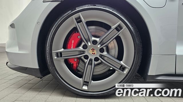 Porsche Taycan GTS - фото 3