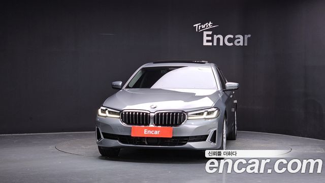 BMW 5 Series G30 530i xDrive Luxury - фото 1