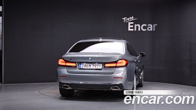 BMW 5 Series G30 530i xDrive Luxury - фото 2