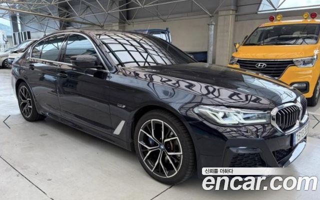 BMW 5 Series G30 530e M Sport - фото 1