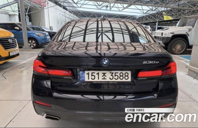 BMW 5 Series G30 530e M Sport - фото 2