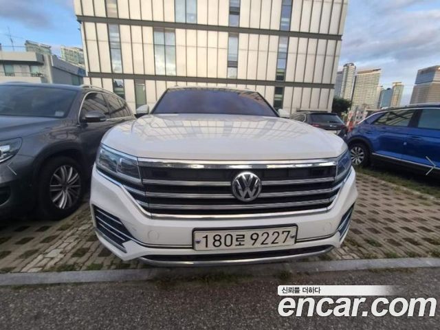 Volkswagen Touareg 3-го поколения 3.0 TDI Prestige - фото 0