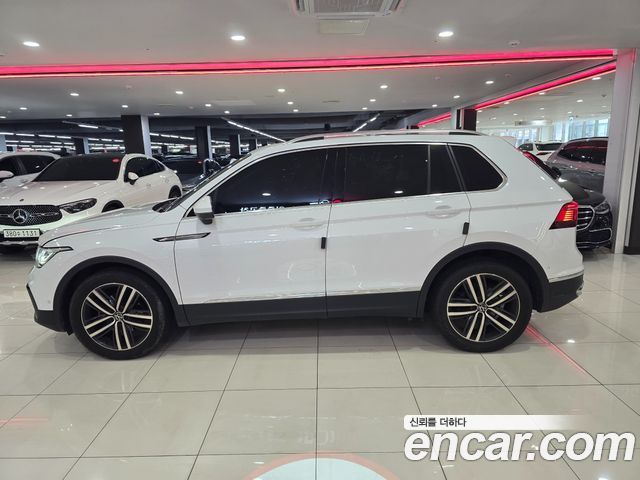 Volkswagen Tiguan 2-го поколения 2.0 TDI Prestige - фото 2