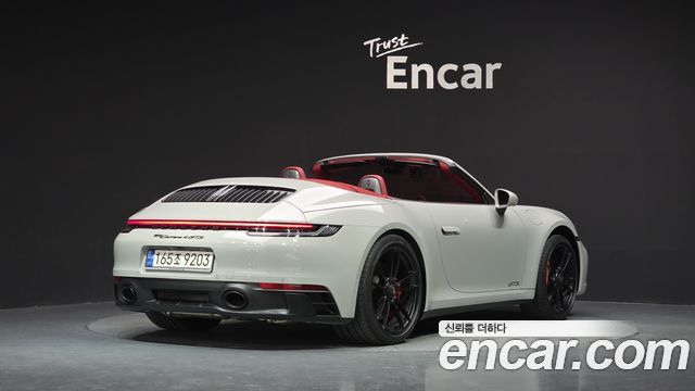 Porsche 911 Carrera 4 GTS Cabriolet - фото 1