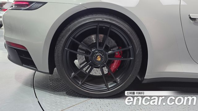 Porsche 911 Carrera 4 GTS Cabriolet - фото 4