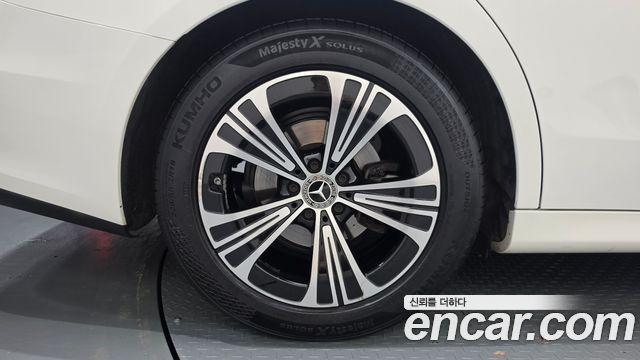 Mercedes-Benz E-Class W214 E200 Avantgarde - фото 4