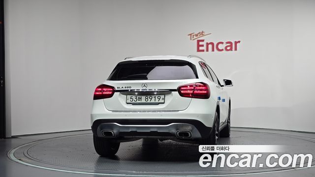 Mercedes-Benz GLA-Class X156 GLA220 Premium - фото 3