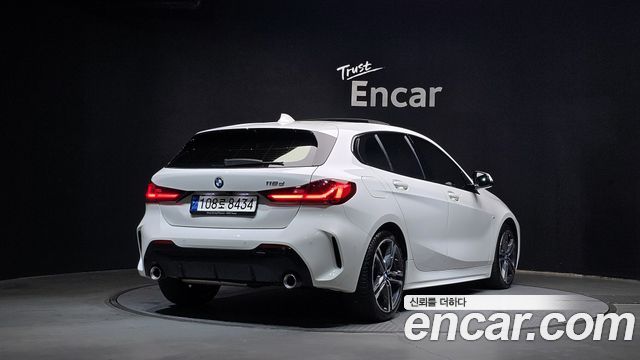 BMW 1 Series F40 118d M Sport - фото 1