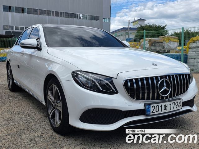 Mercedes-Benz E-Class W213 E300 Avantgarde - фото 0