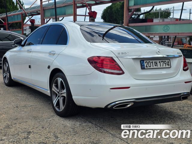 Mercedes-Benz E-Class W213 E300 Avantgarde - фото 1