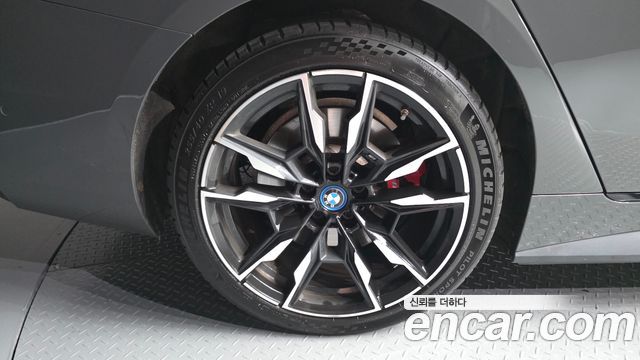 BMW i4 M50 Pro - фото 4